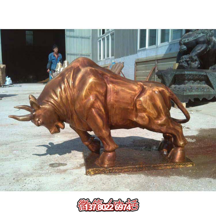 高雅精致的華爾街牛銅雕塑，點綴園林景觀