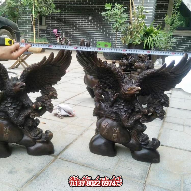 玻璃鋼老鷹雕塑，個(gè)性擺放商場裝飾