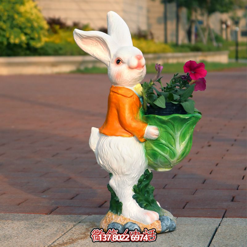 可愛(ài)卡通兔子抱花盆樹脂雕塑