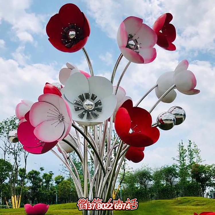不銹鋼彩繪大型花朵雕塑，為景區廣場增添色彩