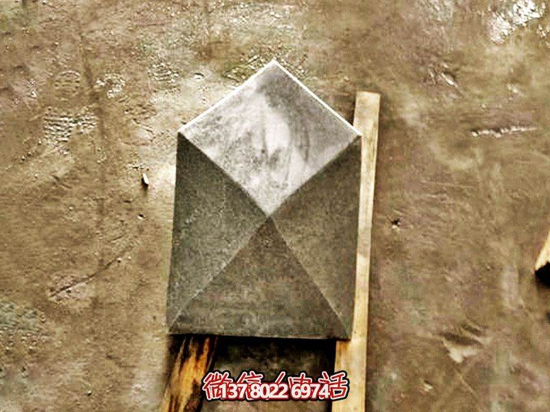 菱形擋車石阻石球，為兒童游樂場提供安全保障