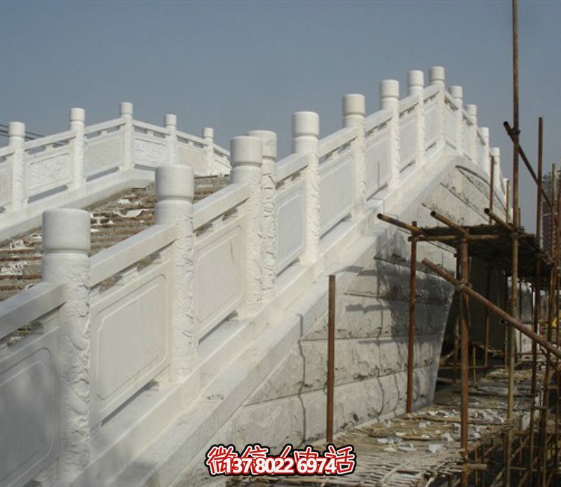 漢白玉欄桿，提升城市廣場拱橋風采